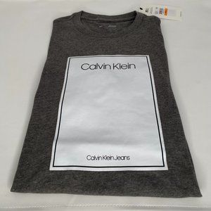 Calvin Klein  Logo Graphic T-Shirt Unisex  Small